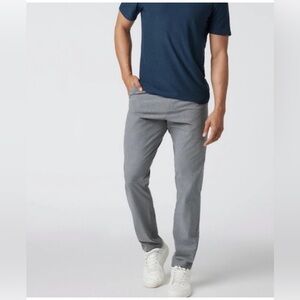 NWOT Men's Vuori Aim Pant gray  Size 30